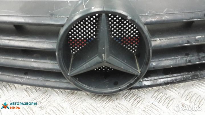 Решетка радиатора Mercedes-Benz CLS-Класс C219