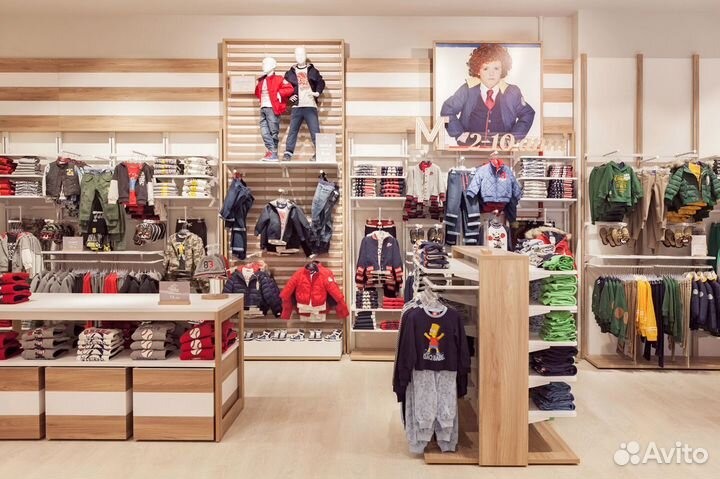 Торговое оборудование для магазина одежды