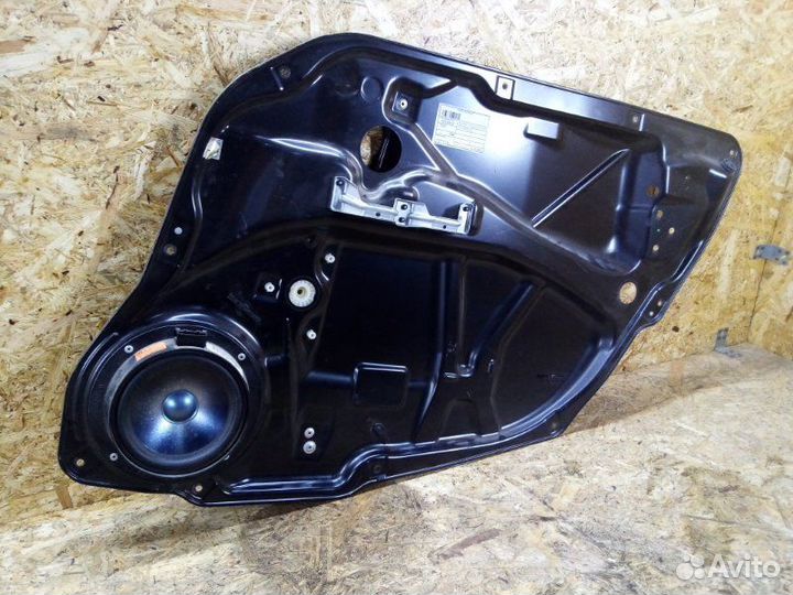 Стеклоподъемник задний правый Mercedes-Benz