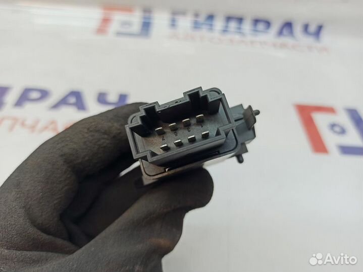 Блок электронный Skoda Superb 2 1Z0959772C. Сломано крепление