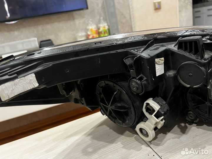 Левая передняя фара Kia Cerato 3