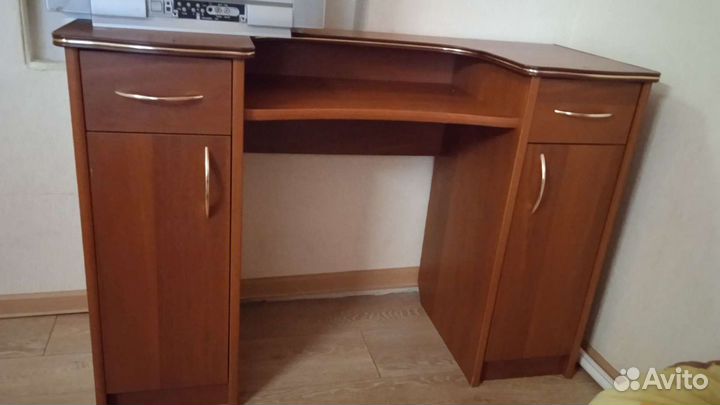 Продам трюмо