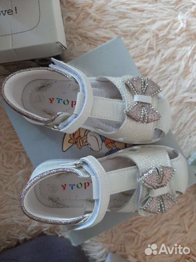 Босоножки для девочки новые