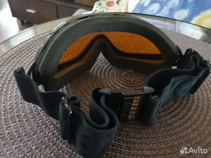 Горнолыжные очки uvex