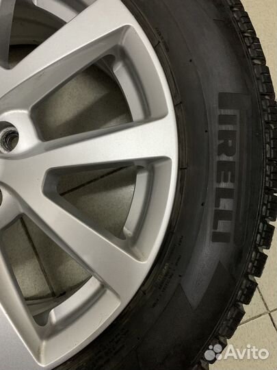 Pirelli Ice Zero 215/55 R16 97T