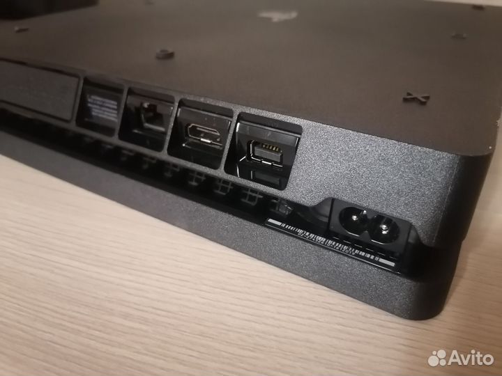 PS4 Slim 1Tb+2джоя, игры