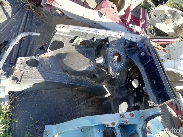 Лонжерон передний правый Lexus RX300