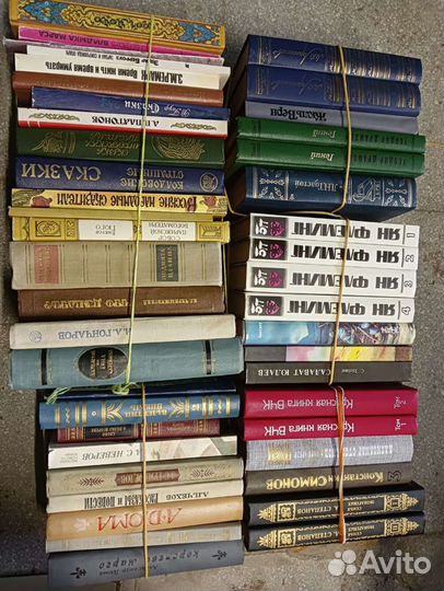 Книги разные, много