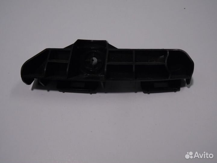 Кронштейн заднего бампера левый Тойота рав4