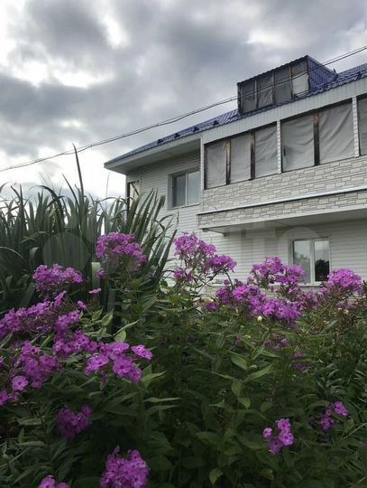 Дом 220 м² на участке 23,5 сот.