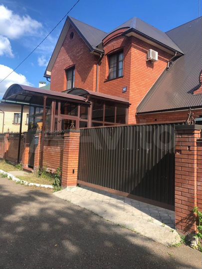 Коттедж 320 м² на участке 9,4 сот.