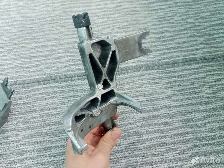 Вилки переключения передач Mitsubishi Colt