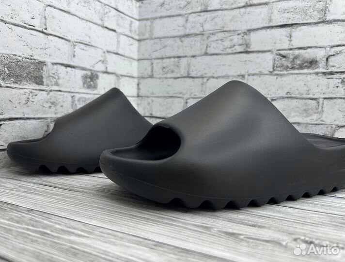 Шлепки Adidas Yeezy slide