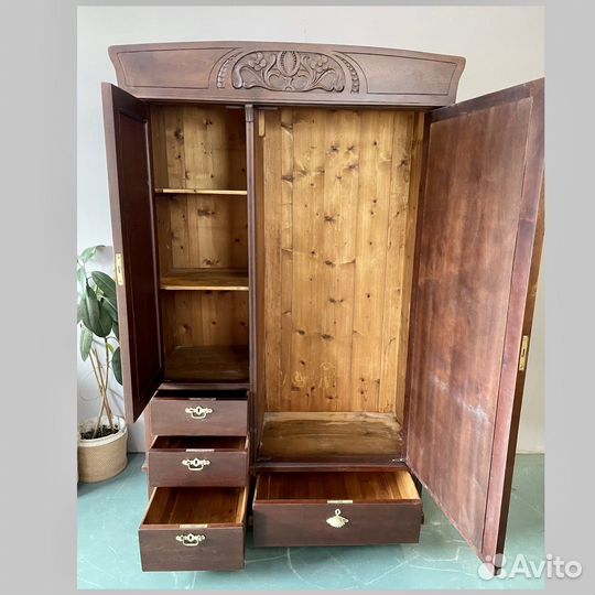 Шкаф старинный 0027