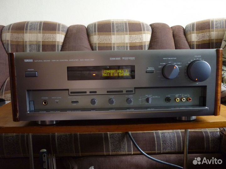Yamaha AVC-3000DSP