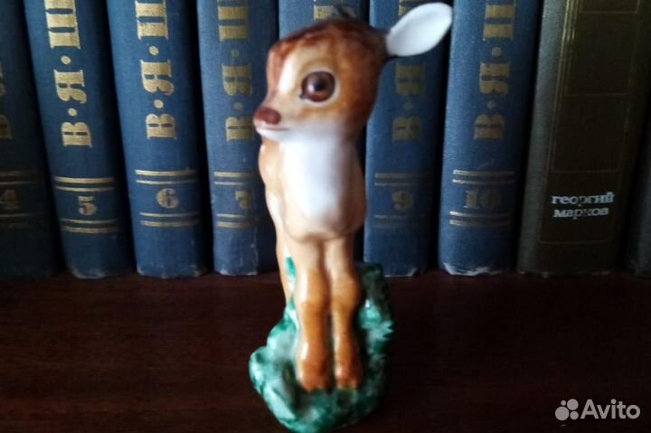 Продаю фарфоровую фигурку 