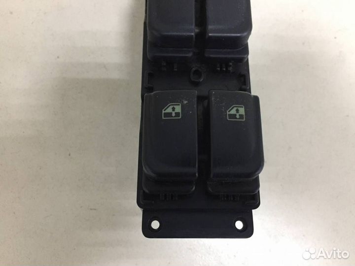 Блок управления стеклоподъемниками Hyundai Sonata