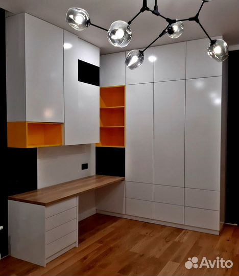 Рабочая зона у окна