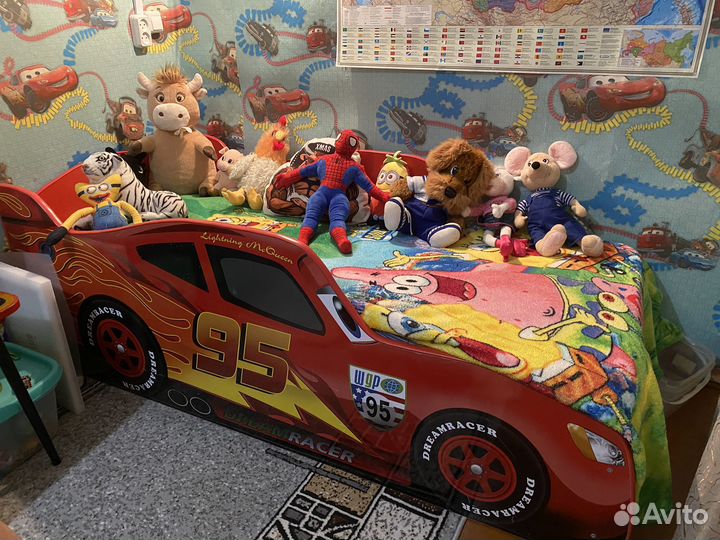 Детская кровать машинка