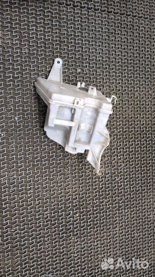 Бачок омывателя Toyota Verso, 2011