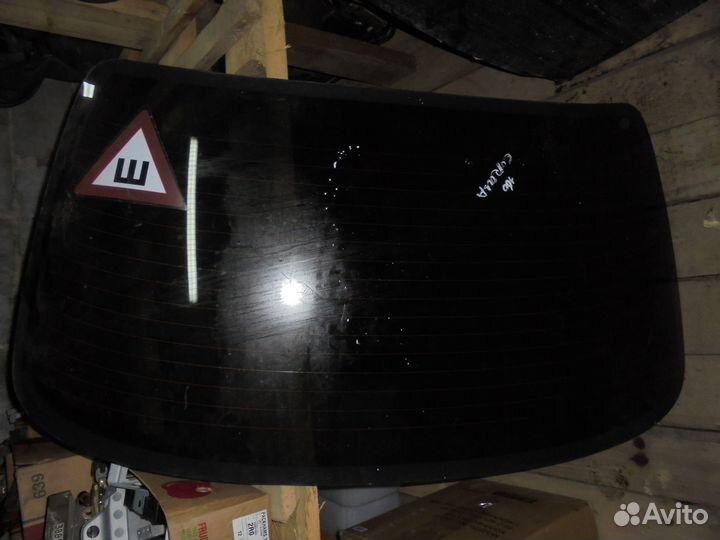 Стекло заднее toyota corolla ae100