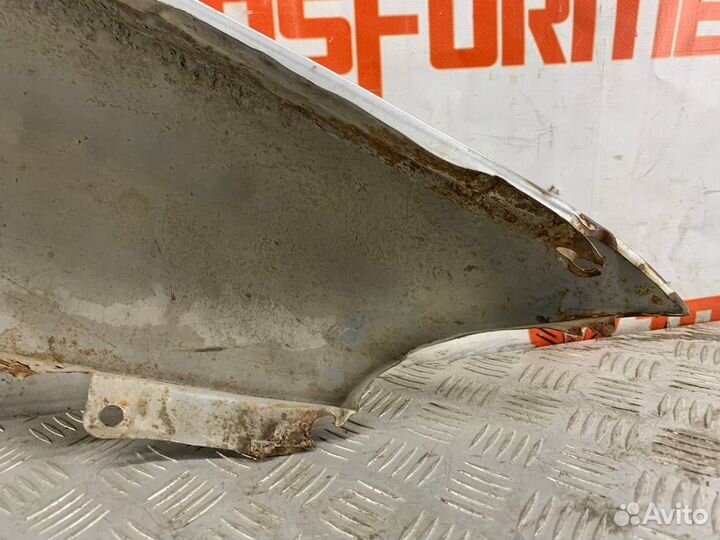 Крыло переднее левое Митсубиши Мираж 1993