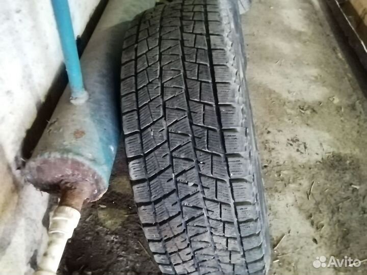 Bridgestone Blizzak DM-V1 235/75 и 235/75 R15 109R