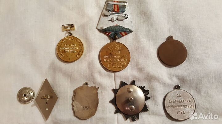 Жетоны,значки,медали одним лотом