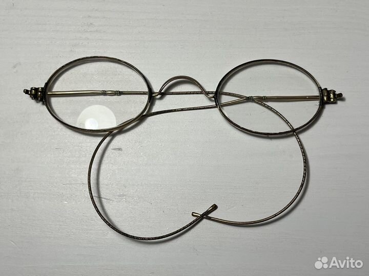 Очки старинные в футляре