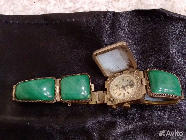 Часы женские с браслетом СССР малахит Чайка
