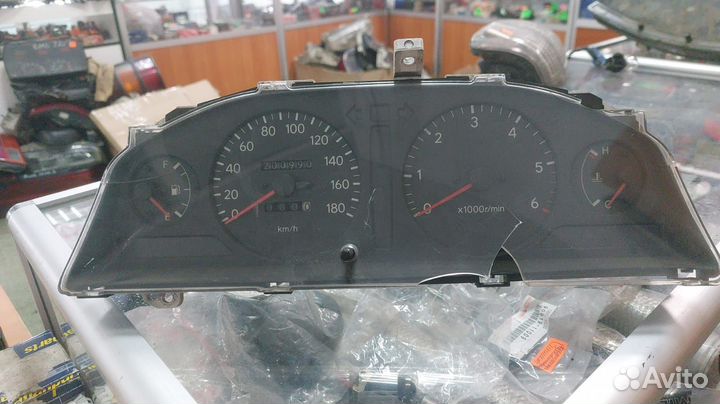 Панель приборов Toyota Caldina 190