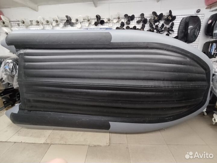 Лодка Gladiator E380PRO Б/У Темно-серая