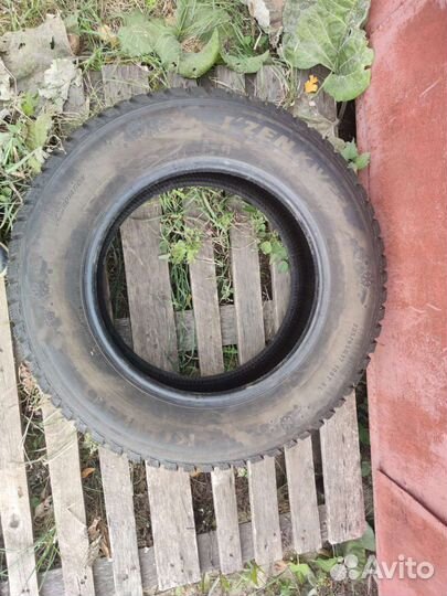 Kumho I'Zen KW22 235/65 R17