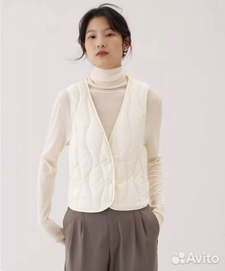 Жилетка тонкая пуховая в наличии