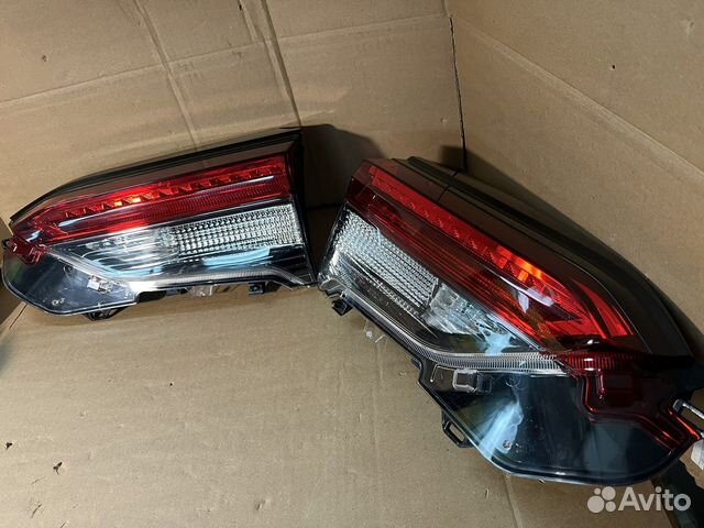 Фонарь задние в крышку багажника Toyota RAV4 xa 50