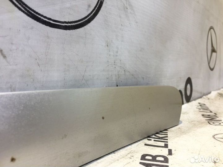 Накладка обшивки двери задняя правая Mercedes Ml