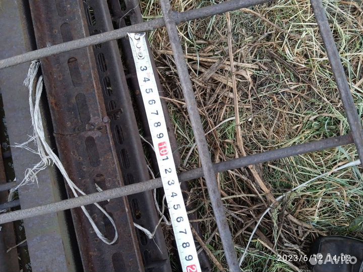 Металлическая ограда, забор, ограждение