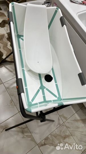 Stokke Складная ванночка с горкой, подставка