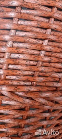 Кашпо для цветов из ротанга