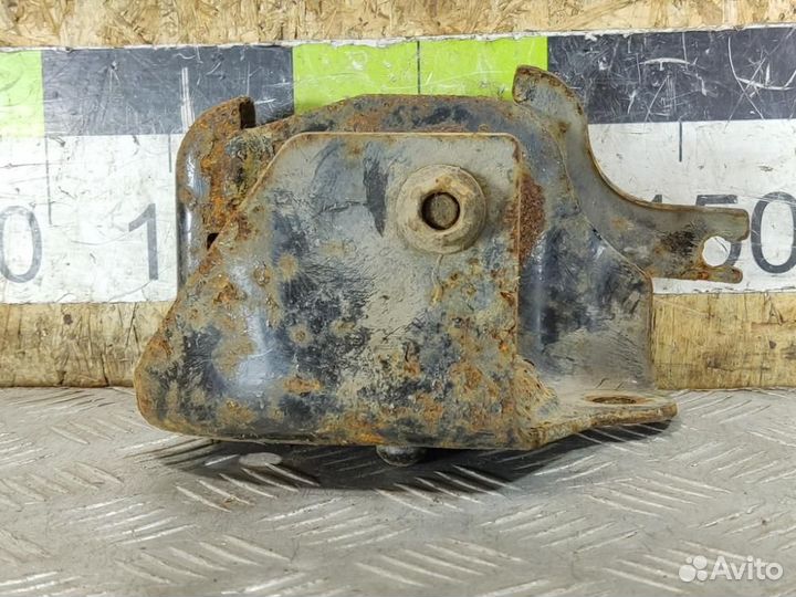 Кронштейн задней балки Nissan Tiida c11