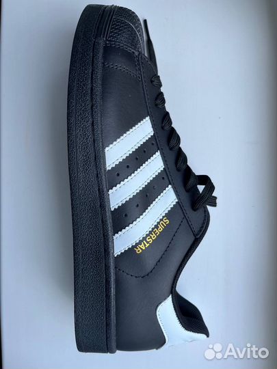 Кроссовки adidas unisex 42р. новые