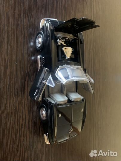 Модель автомобиля Chevrolet Corvette 1967 1/24