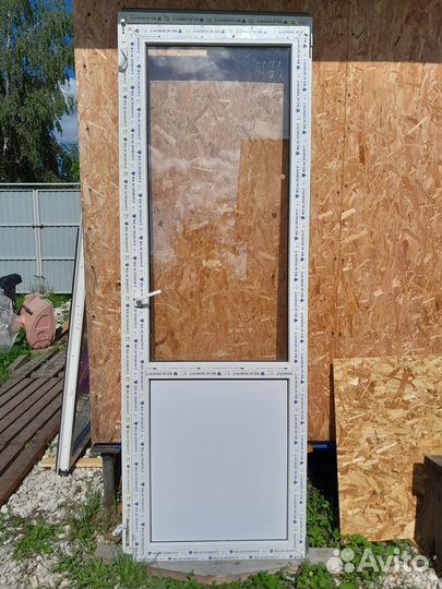 Балконная дверь с окном