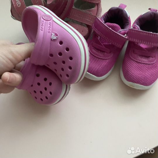 Обувь для девочки 20 р crocs кроссовки сандали