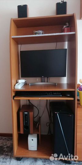 Компьютерный стол