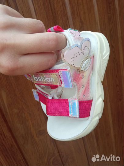 Босоножки для девочки 22