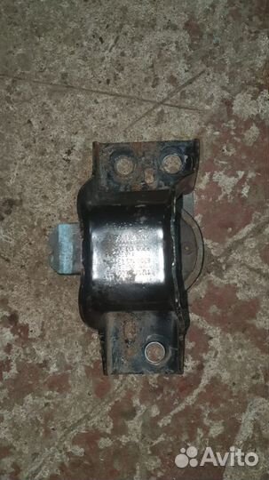 Подушки двигателя HR16 Nissan Note E11