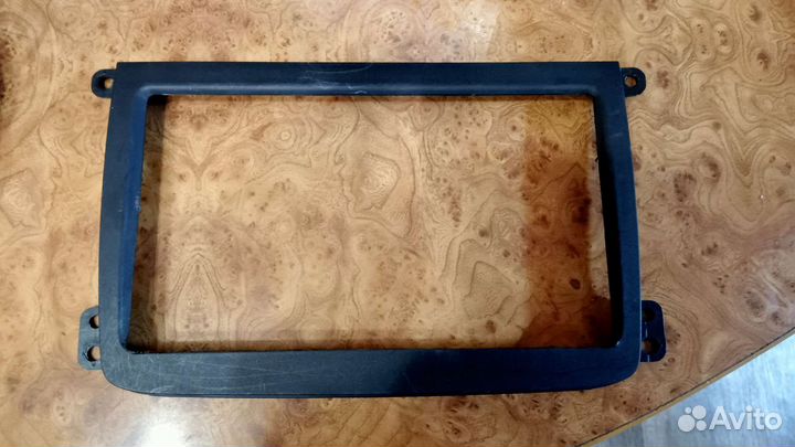 Магнитола на Авенсис 2000г