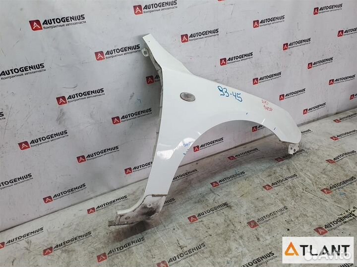 Крыло переднее правое mazda axela