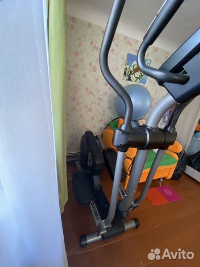 Эллиптический тренажер tourneo